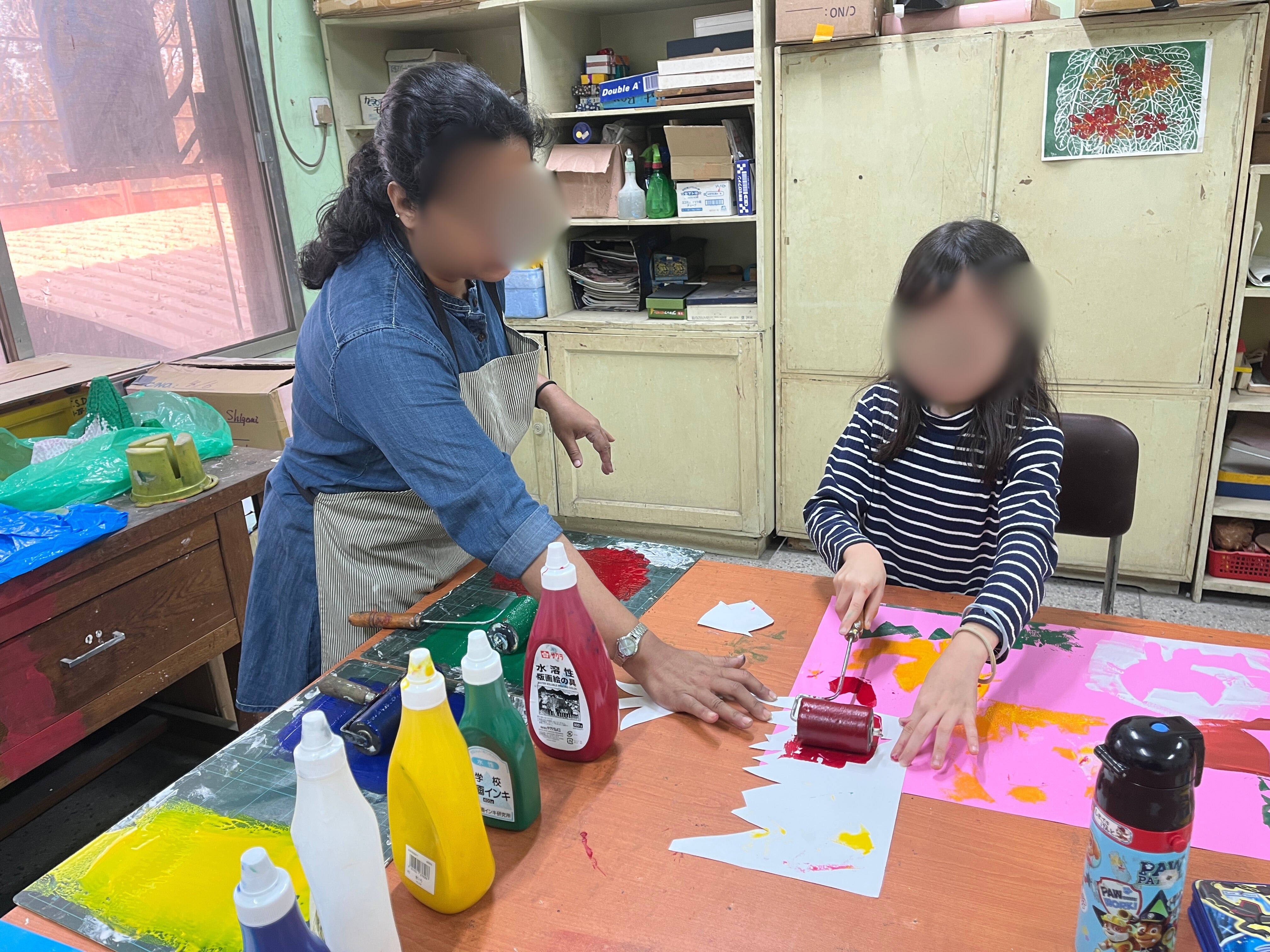 英語によるイマ—ジョン教育（小学部1・2年　図工）