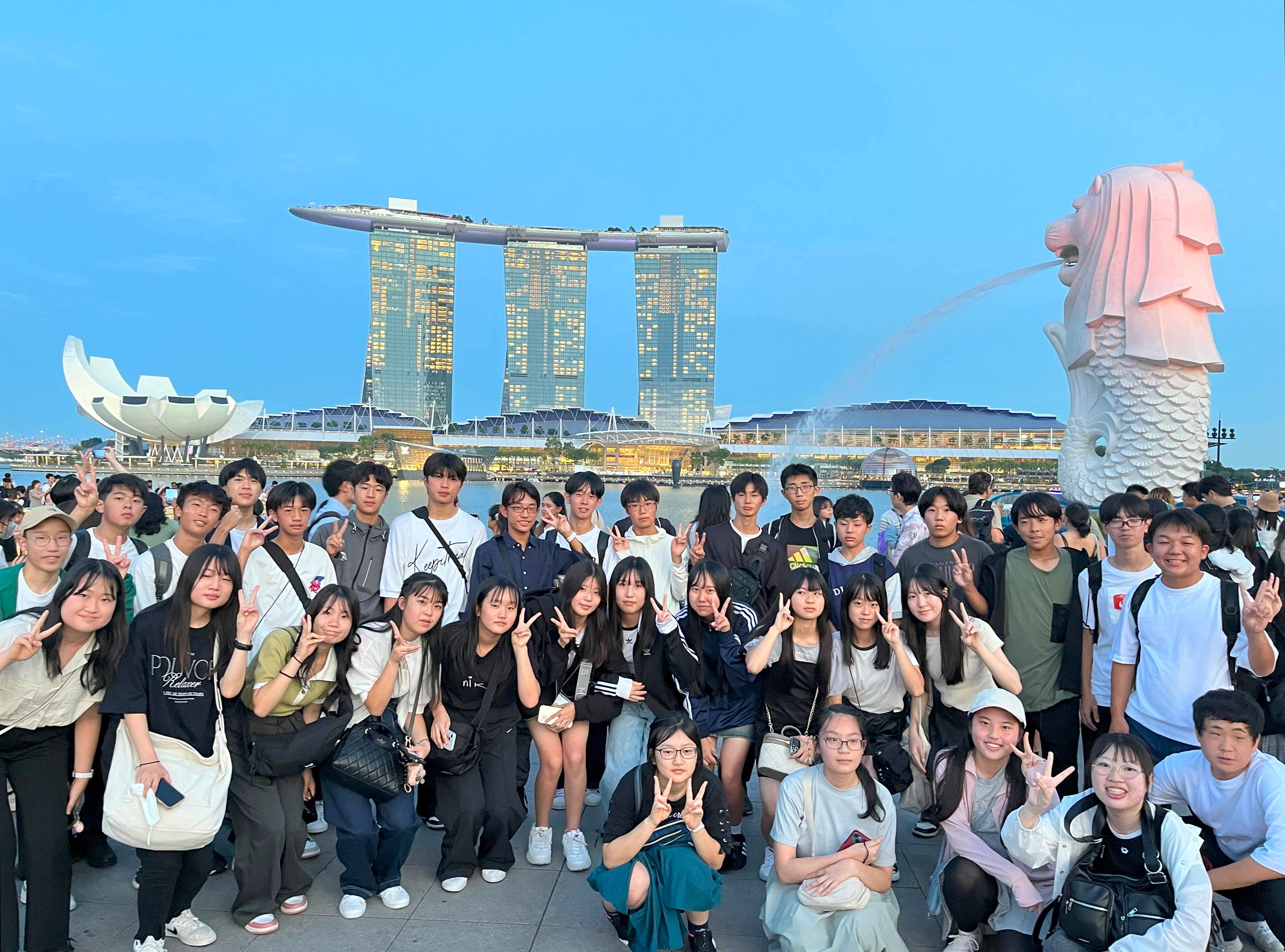 研修の合間にマーライオン公園を散策（シンガポール）