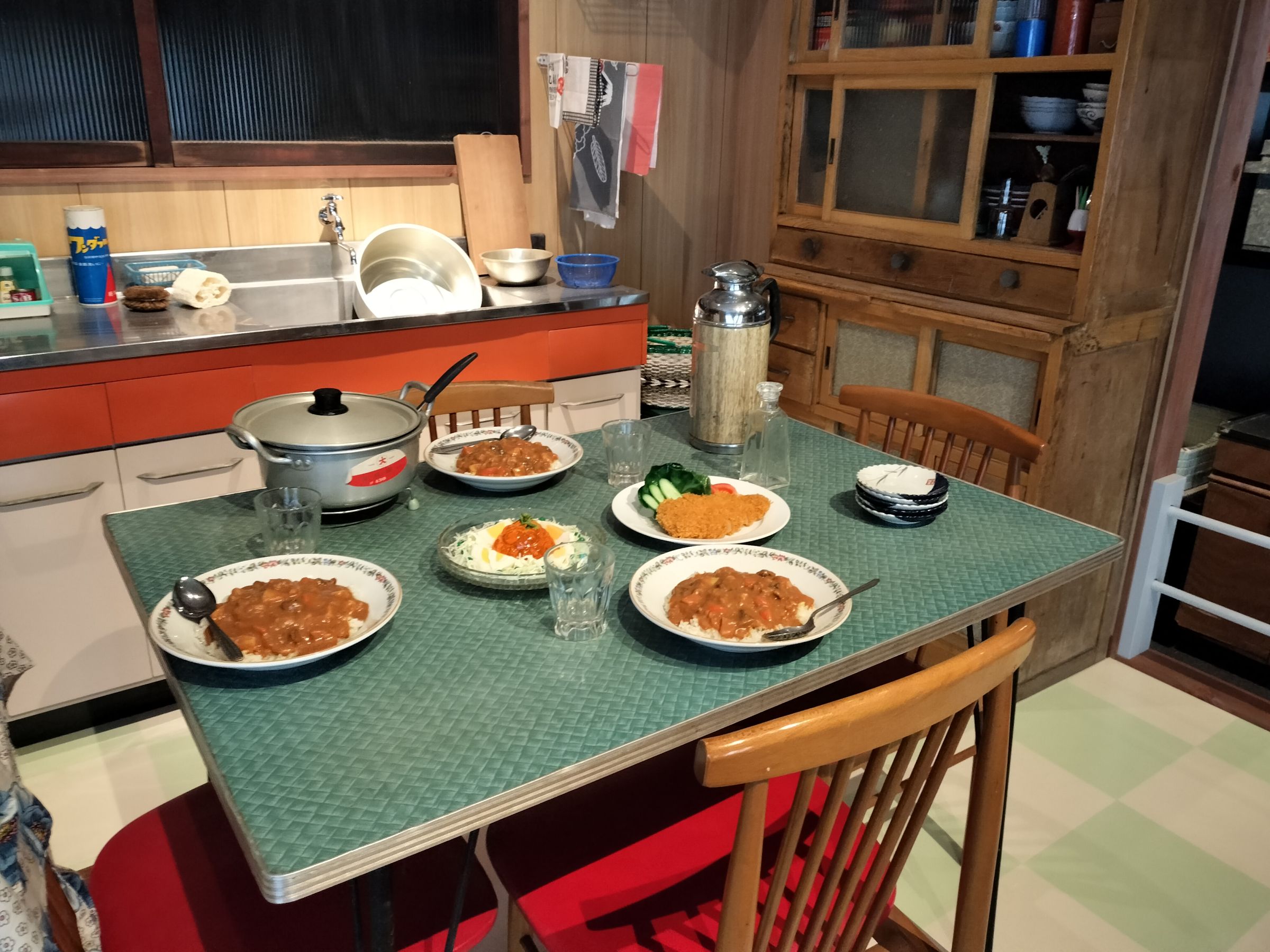 食卓もカレーライス