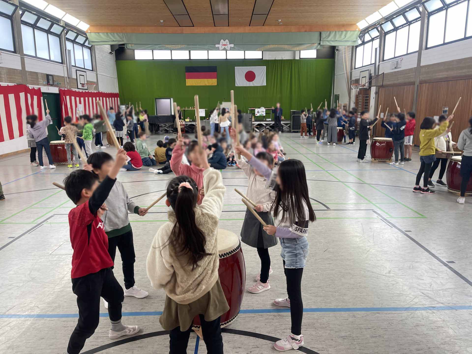 小学部３年　現地校との交流「日本文化の紹介」