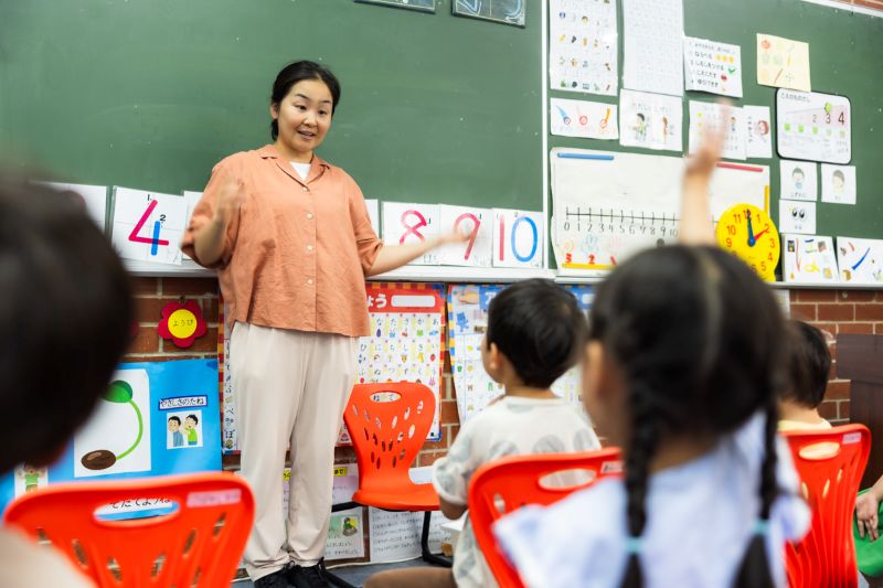 プレップの算数の授業風景。「いくつといくつ」を学びながら、数のしくみを楽しく理解