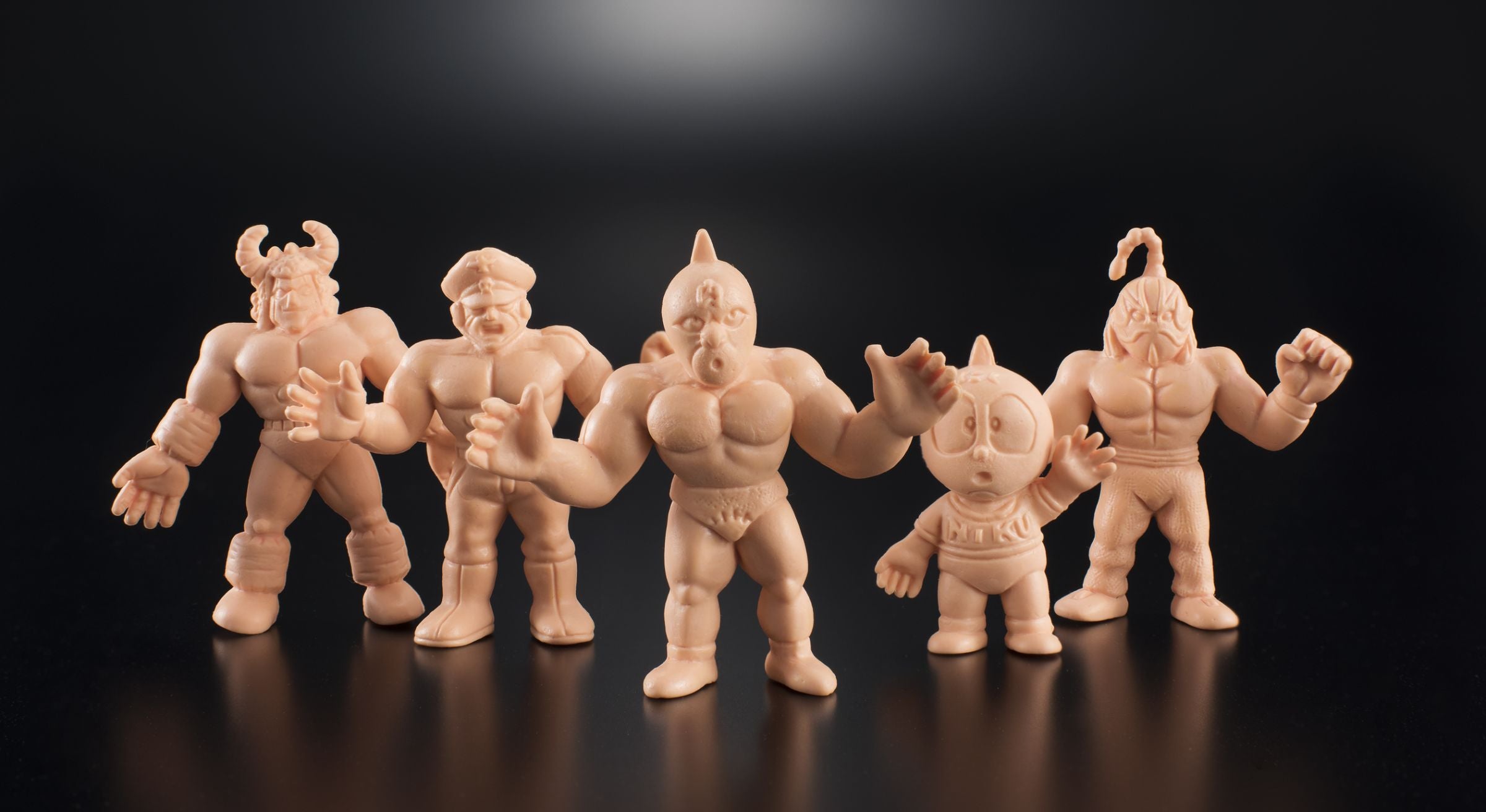 1983年に発売された「キンケシ」　©ゆでたまご・東映アニメーション