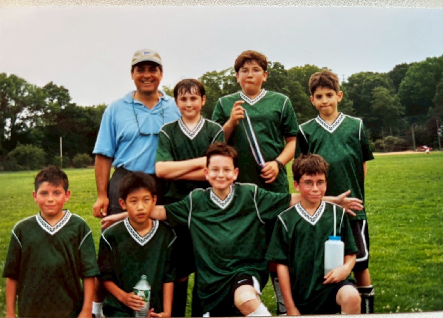 学校のチームで得点すると、学校で表彰された。「あいつ普段は静かなのに、サッカーはすごいらしい」って周りが振り返った(笑)と、良太さん
