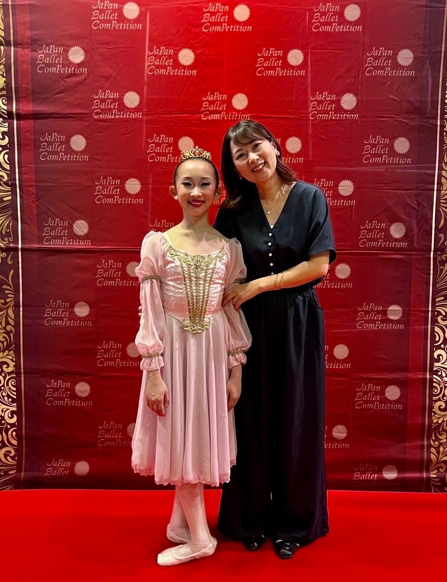 日本では週4回のレッスンを受け、バレエの大会に挑戦してきたひまりさん