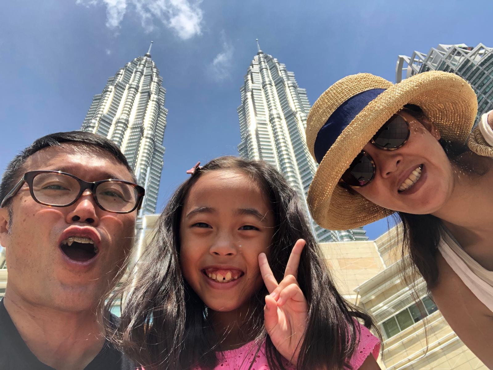 弦也さんはデザイナー。弥々さんとも小さい頃から一緒に絵を描いたり工作をしたりしてきた